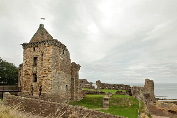 Středověká památka zříceniny hradu st andrews. Fife, Skotsko — Stock fotografie