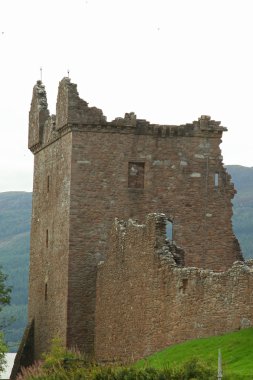 Urquhart castle yanında loch ness, İskoçya, Birleşik Krallık.