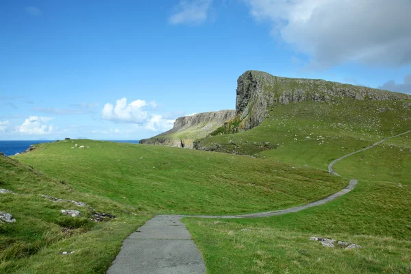 Pohled na neist point a skalní moře pobřeží, Vysočiny, scotland, Velká Británie, Evropa — Stock fotografie