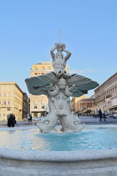 Fontanny Trytona barokowy (fontana del tritone) w Rzymie — Zdjęcie stockowe