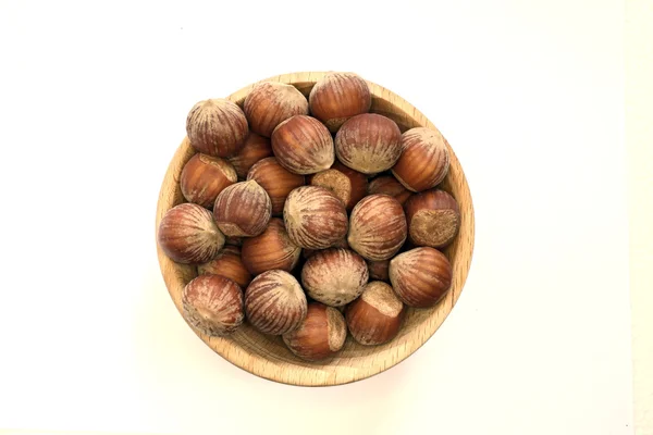 Hazelnuts на фоне withe — стоковое фото