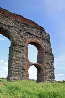 Antik Roma su kemeri taş kemerli