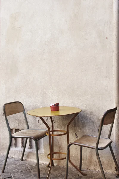 Una mesa y sillas en la popa —  Fotos de Stock