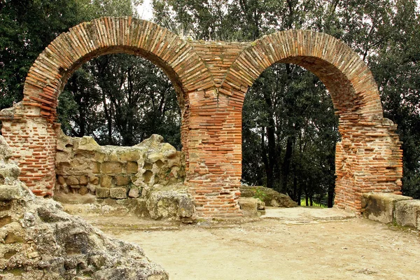 Detalhes das ruínas antigas em Cumae (Cuma), Nápoles — Fotografia de Stock