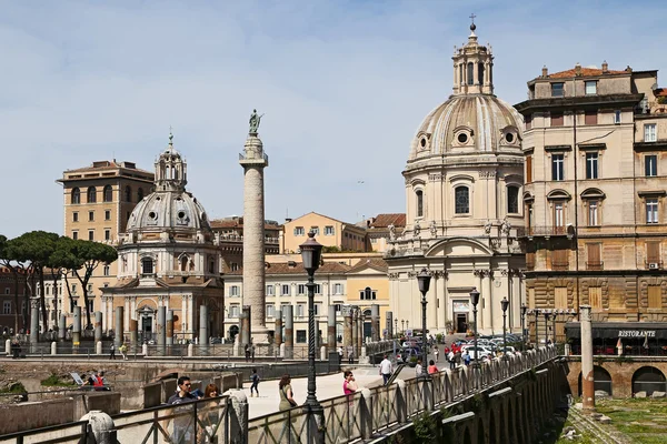 Imperial fórum Rómában, a via dei fori imperiali ősi romjai — Stock Fotó