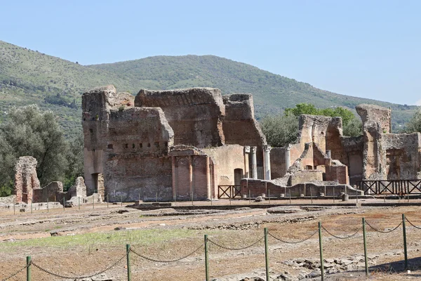 Ruinele antice ale Vilei lui Hadrian (Villa Adriana în italiană ) — Fotografie, imagine de stoc
