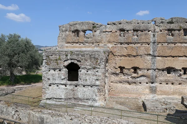 Antické ruiny Hadriánova Vila (villa adriana v italštině) — Stock fotografie