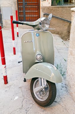 Klasik vespa endüstriyel tasarım dünyanın en ünlü ve İtalyan tasarım bir sembolü olarak en sık kullanılan ürünlerin biridir. Toskana - İtalya