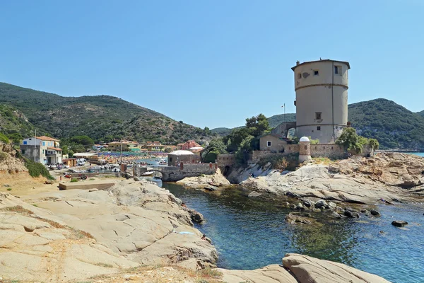 Landscape of Torre del Campese, in a beautiful bay on the island — Stock Photo, Image