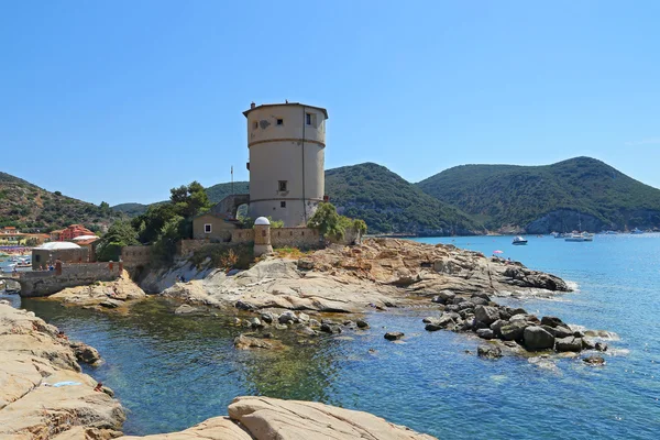 Landscape of Torre del Campese, in a beautiful bay on the island — Stock Photo, Image