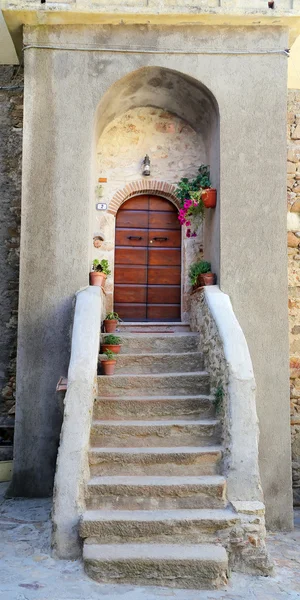 Древняя деревня "Замок" на острове Джильо, Тоскана — стоковое фото
