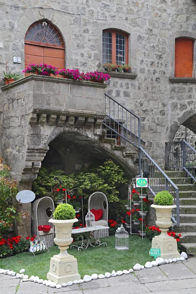 Utställningen "san pellegrino i fiore i viterbo." händelsen i san pellegrino i fiore ser den historiska staden viterbo — Stockfoto