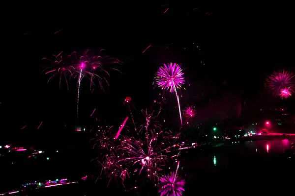 Feuerwerk von Samui aus gesehen — Stockfoto