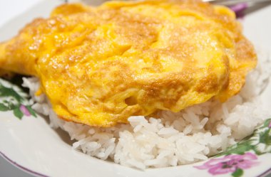 lezzetli omlet ve pirinç, Tay menüsü