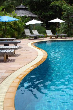 Yüzme Havuzu ve watwer akan