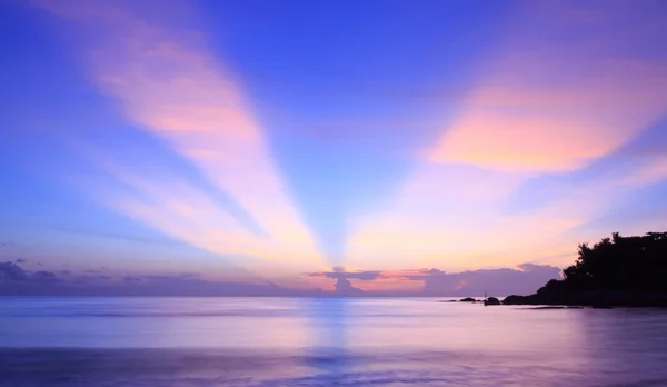Beleza e majestoso nascer do sol na ilha de Samui, Tailândia — Fotografia de Stock