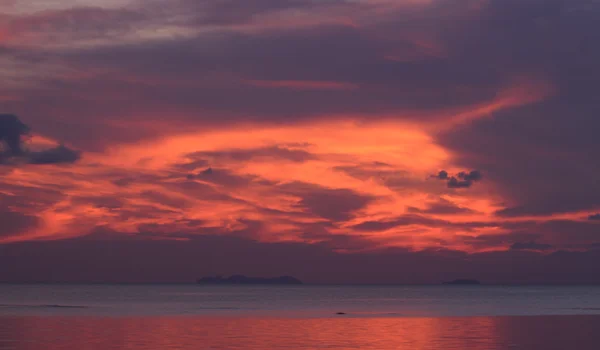 Bellezza e maestosa alba sull'isola di Samui, Thailandia — Foto Stock