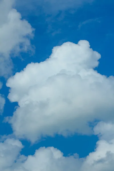 White clouds and blue sky — Stock Photo, Image