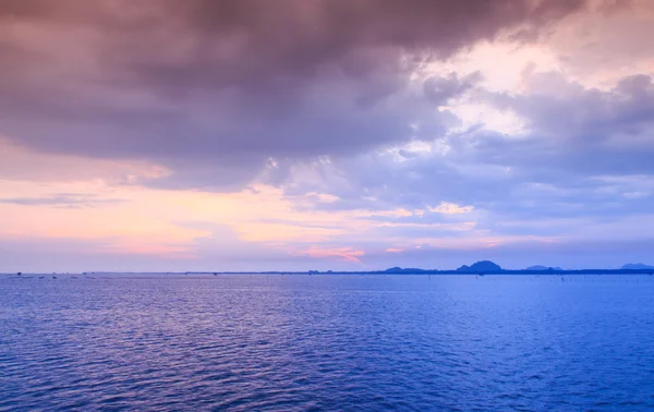 Sol naciente vista espectacular, Tailandia — Foto de Stock