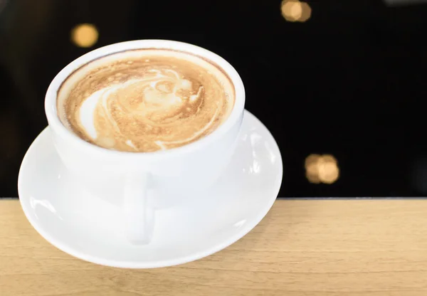 Horká káva latte pohár — Stock fotografie