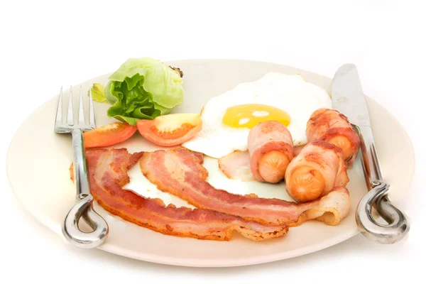 Bacon ham egg and green salad — Stock Photo, Image