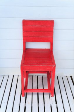 Vintage kırmızı ahşap sandalye