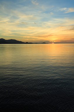 alacakaranlıkta tropik deniz