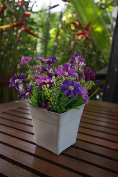 Kolorowy kwiat sztuczny — Zdjęcie stockowe