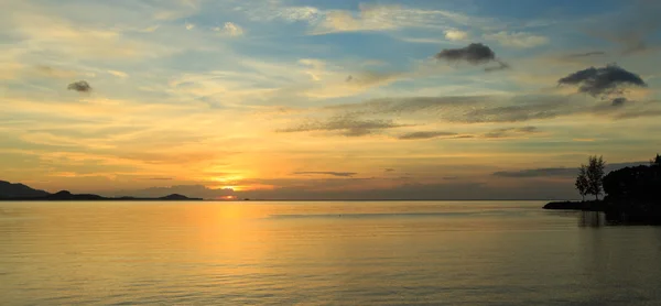 Mar tropical al atardecer — Foto de Stock