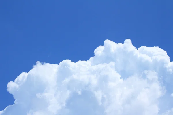 Bulut beyaz arka plan — Stok fotoğraf