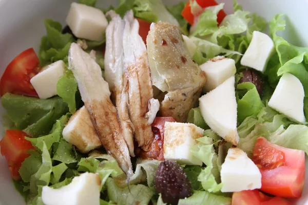 Ensalada verde en lazo blanco —  Fotos de Stock