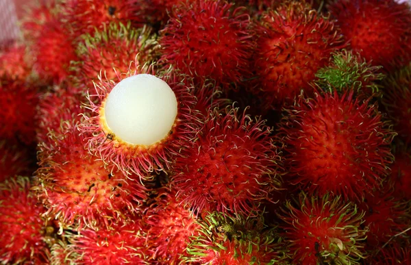 RAMBUTAN Thai gyümölcs, édes és finom — Stock Fotó