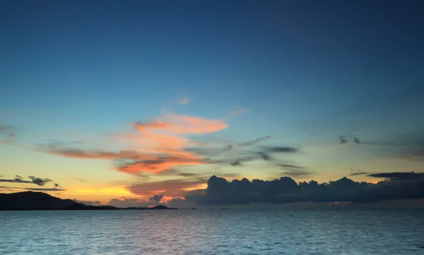 Dramático Flamingo nuvem vermelha por do sol — Fotografia de Stock