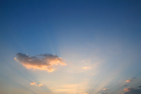 Sunset sky and golden light — Stock Photo, Image