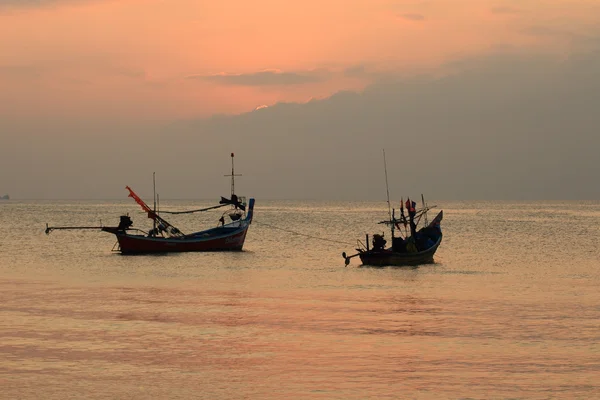 Tramonto dorato sul mare — Foto Stock