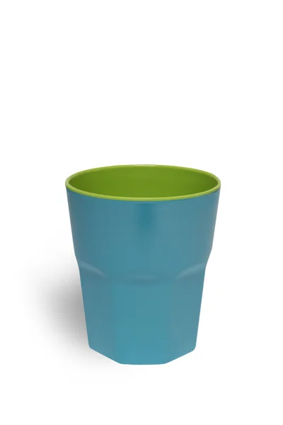 Синий яркий пластиковый стакан — стоковое фото