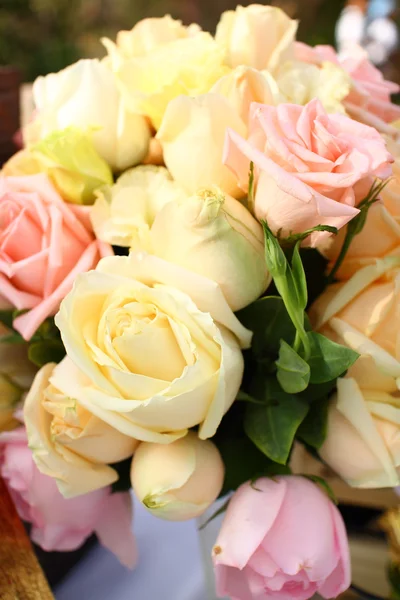 Bridal bouquet with roses — Stock Photo, Image