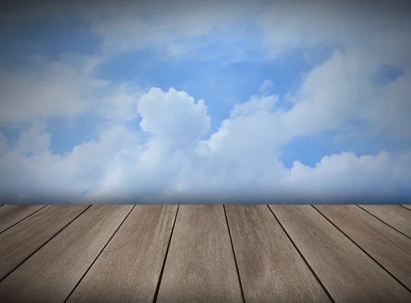 Piso de madeira com céu azul — Fotografia de Stock