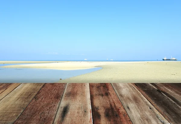 Wood floor with sky, sand, beach — Stock Photo, Image