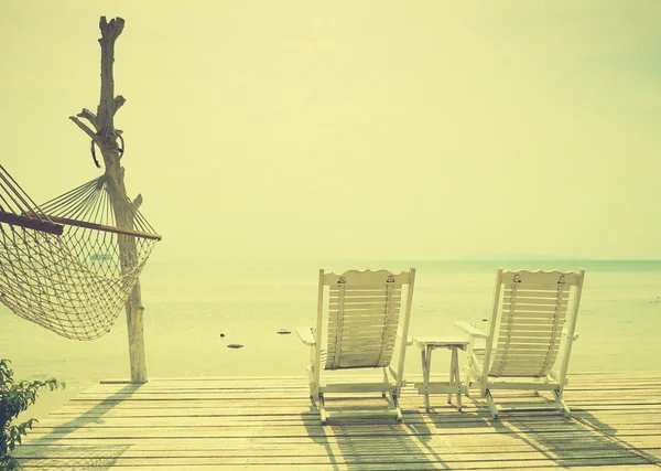 沙滩椅和吊床 — 图库照片