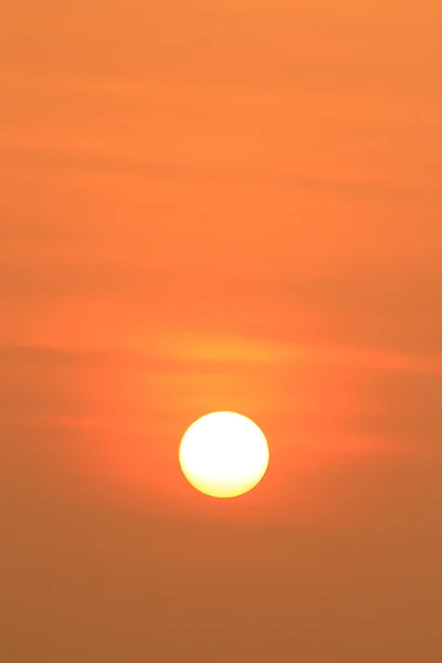 Tramonto dorato e cielo — Foto Stock