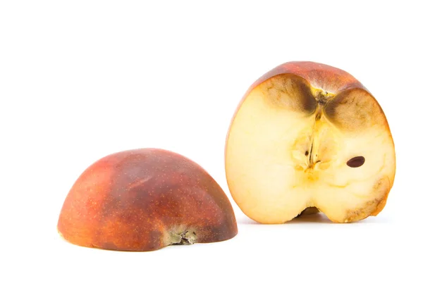 Гнилые яблочные фрукты — стоковое фото