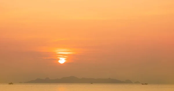 Hermosa Playa Naranja Cielo Marino Puesta Sol Fondo Pantalla —  Fotos de Stock