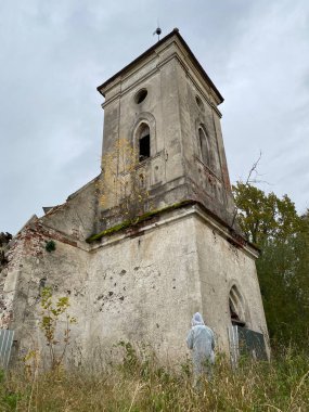 KALINGRAD REGION, RUSSIA - Eski Kirch Muldshena 'nın kalıntıları. Perevalovo Köyü