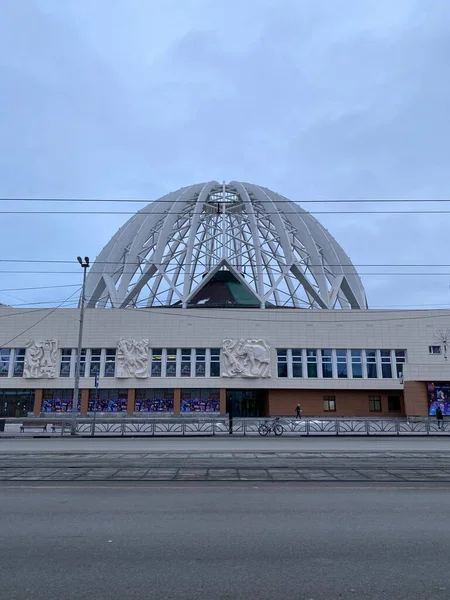 Yekaterinburg Rússia Aterro Rio Iset Com Vista Para Circo — Fotografia de Stock