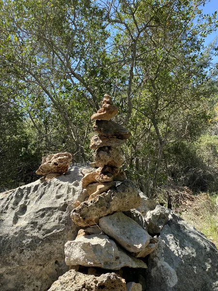 Egy Halom Kiegyensúlyozott Kövek Egyensúlya Élet Egyensúlyának Fogalma Harmónia Meditáció — Stock Fotó