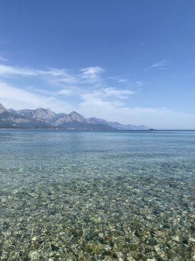 Akdeniz kıyıları Kemer, Antalya ilinin sahil beldesi ve ilçesi Akdeniz kıyısında Türkiye kıyıları