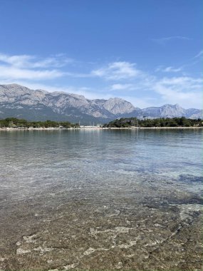 Akdeniz kıyıları Kemer, Antalya ilinin sahil beldesi ve ilçesi Akdeniz kıyısında Türkiye kıyıları