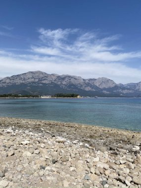 Akdeniz kıyıları Kemer, Antalya ilinin sahil beldesi ve ilçesi Akdeniz kıyısında Türkiye kıyıları