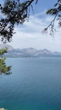 Akdeniz kıyıları Kemer, Antalya ilinin sahil beldesi ve ilçesi Akdeniz kıyısında Türkiye kıyıları